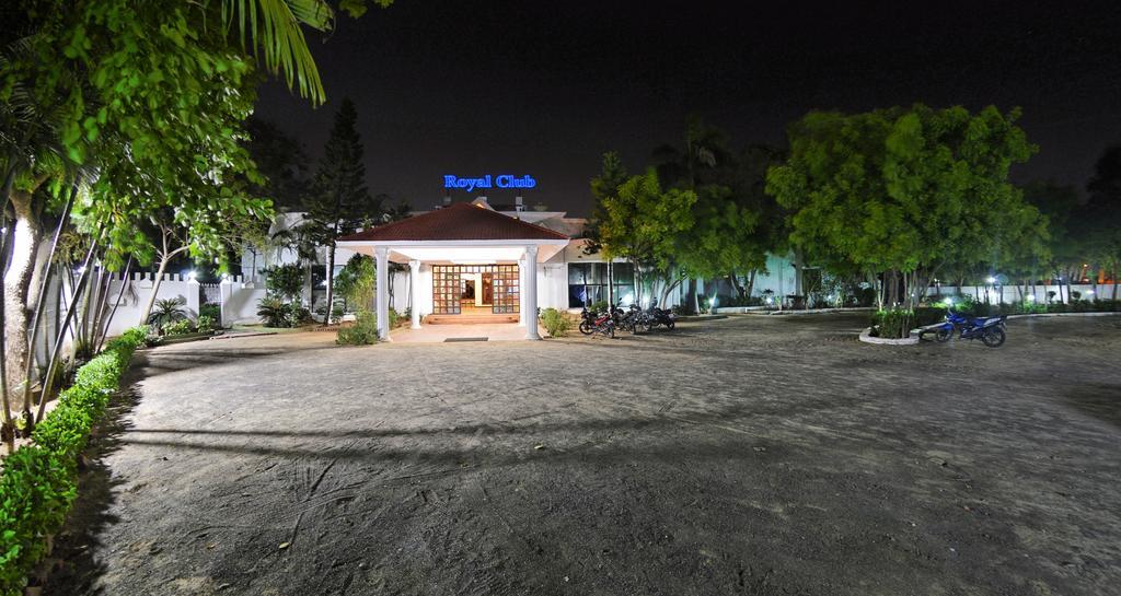 Royal Club Hotel Madrás Exterior foto